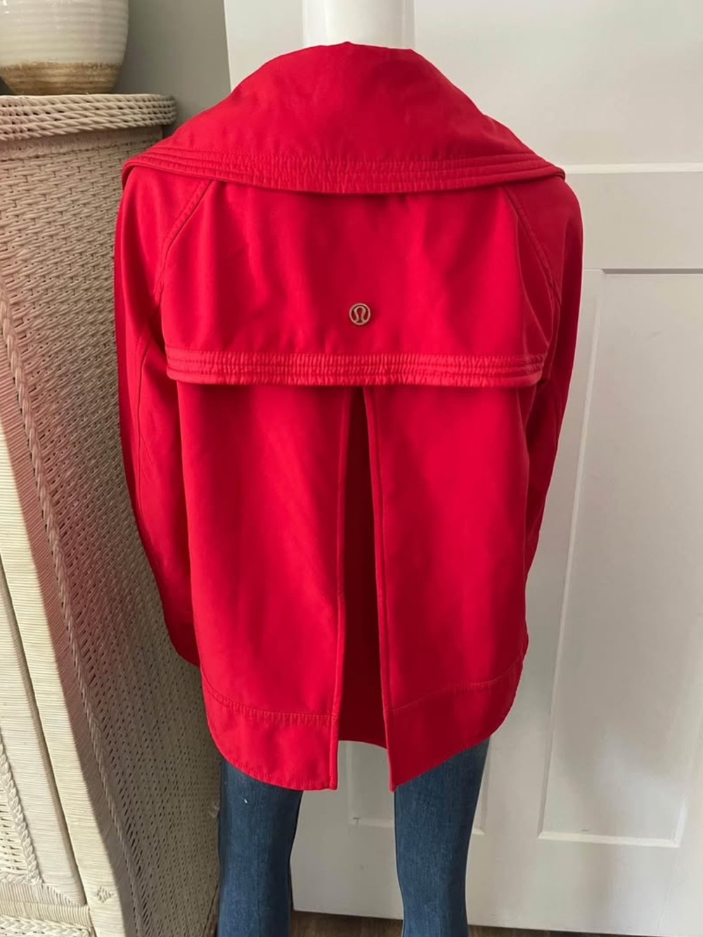 Lululemon Jacket - Picture 5 of 9